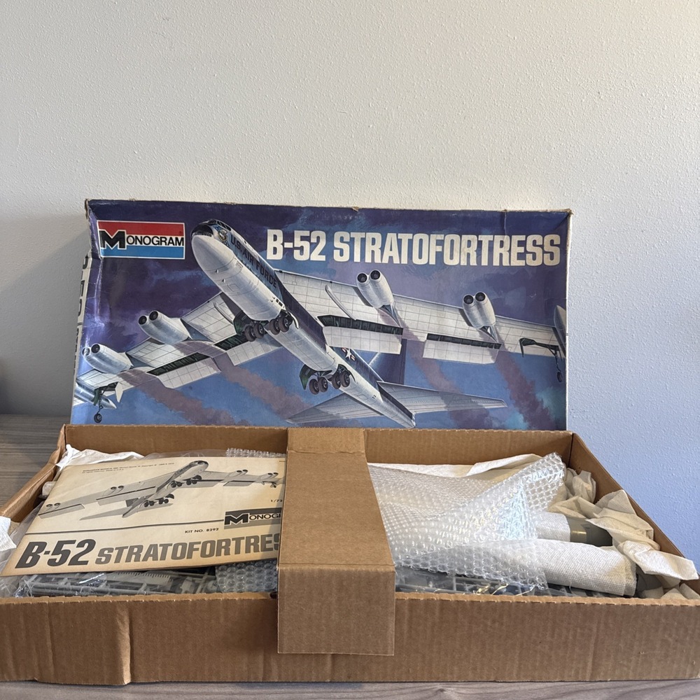 Monogram B-52 Stratofortress 1/72 Scale Model Hit 8292 Build A Plane Jet